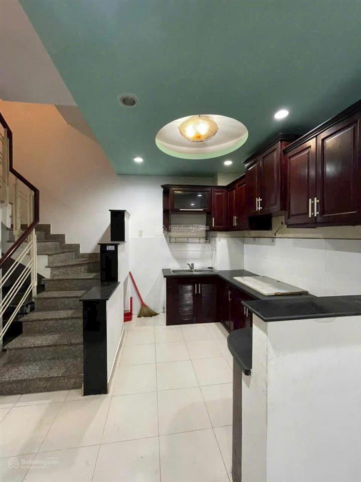 Bán gấp định cư nhật, nhà ở đường dương quảng hàm  50m2, 1,799 tỷ, nhà đẹp, nội thất đầy đủ