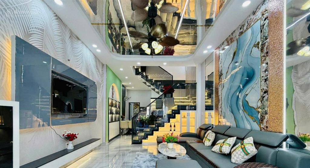 Nhà riêng cắt lỗ , đường nguyễn văn lượng, nội thất cao cấp và shr giá 1,99 tỷ