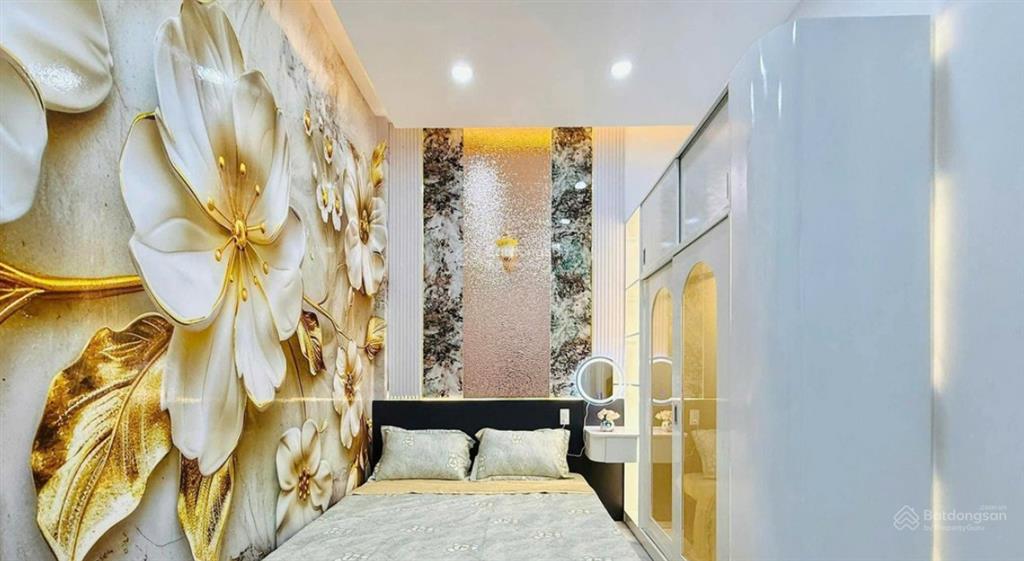 Nhà riêng cắt lỗ , đường nguyễn văn lượng, nội thất cao cấp và shr giá 1,99 tỷ