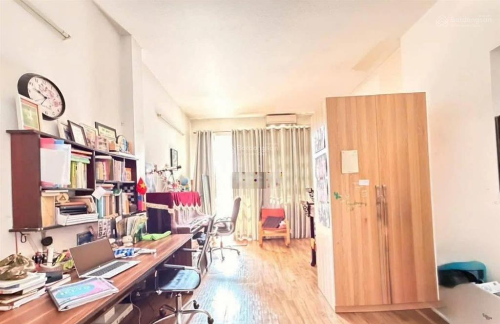 Đóng lãi ngân hàng bán gấp nhà riêng 19m2 bên nơ trang long, giá 2,26 tỷ