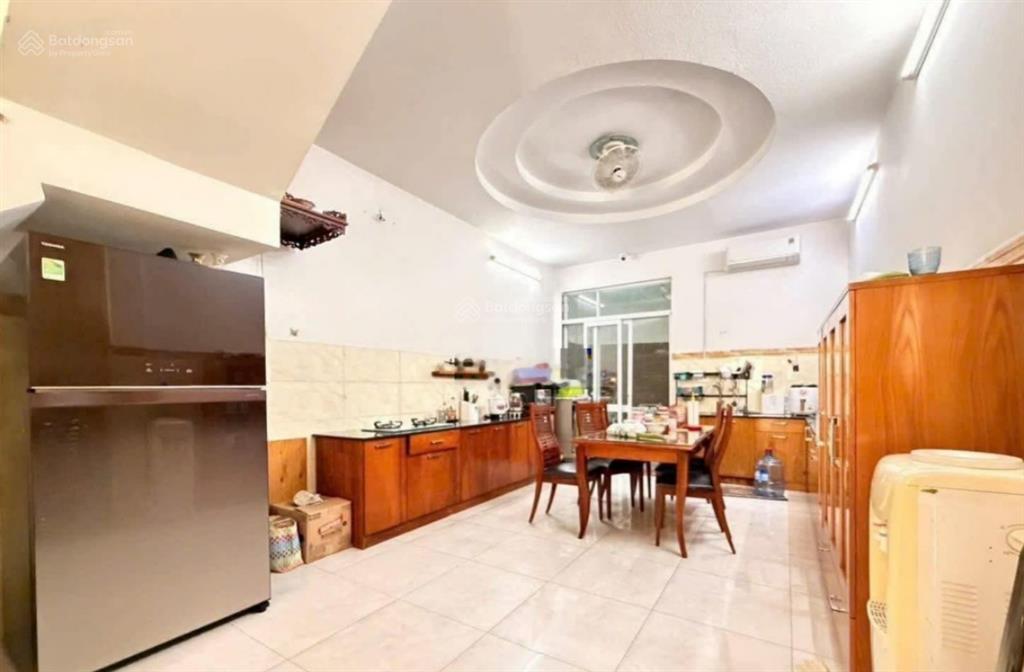 Đóng lãi ngân hàng bán gấp nhà riêng 19m2 bên nơ trang long, giá 2,26 tỷ