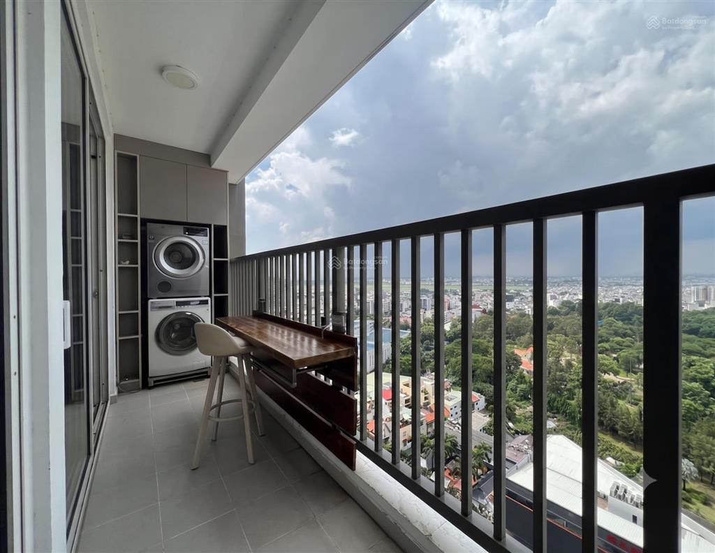 Bán nhà gấp cắt lỗ oriental plaza, dt  78m2, nội thất đầy đủ, view đẹp, đủ tiện ích