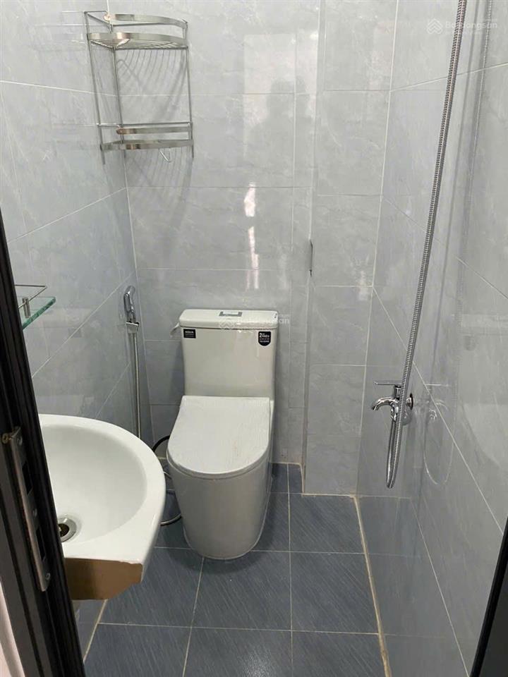 Bán nhà riêng tại lạc long quân chỉ 1,95 tỷ, 3pn, 3wc, 3 tầng, mặt tiền đường lớn