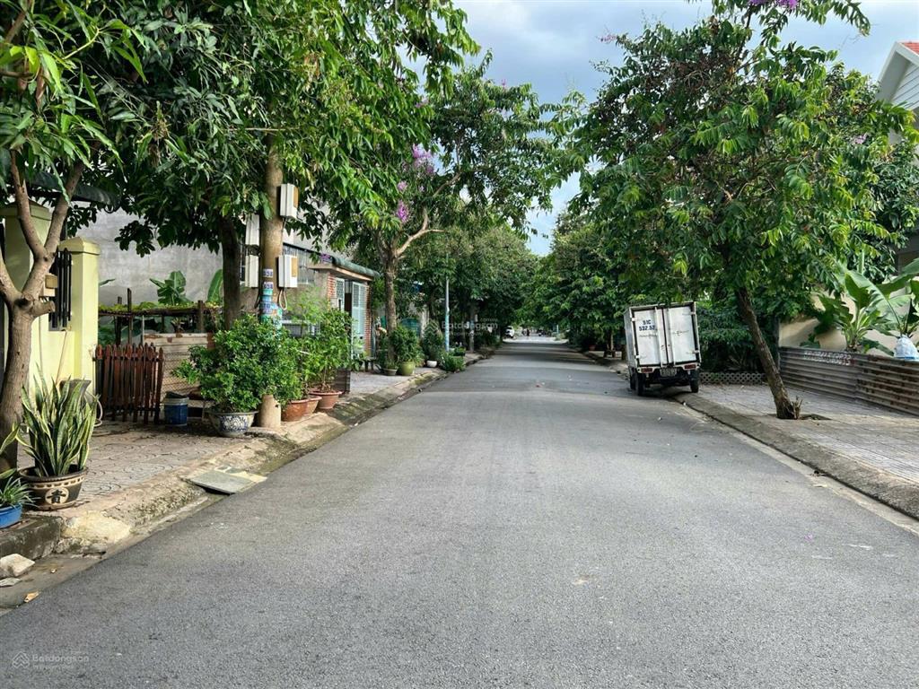 Liền kề vinhomes hóc môn113m2chỉ 1tỷ850kinh doanh được ngaydân cư đông đúcsổ sẵn!!!
