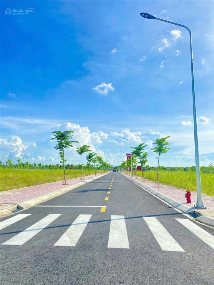 Cầm hơn 990tr! trao tay đất mặt tiền gần sân bay long thành, dt 100m2. vị trí đẹp, sổ sẵn