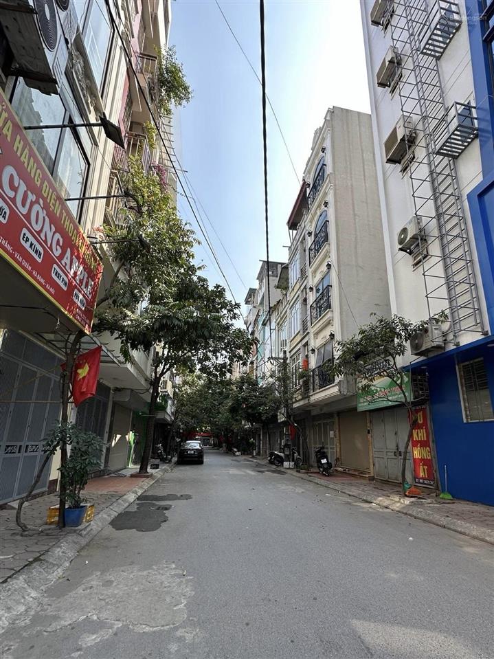 Bán nr đẹp xuất sắc tại hoàng quốc việt, 18 tỷ, 50m2