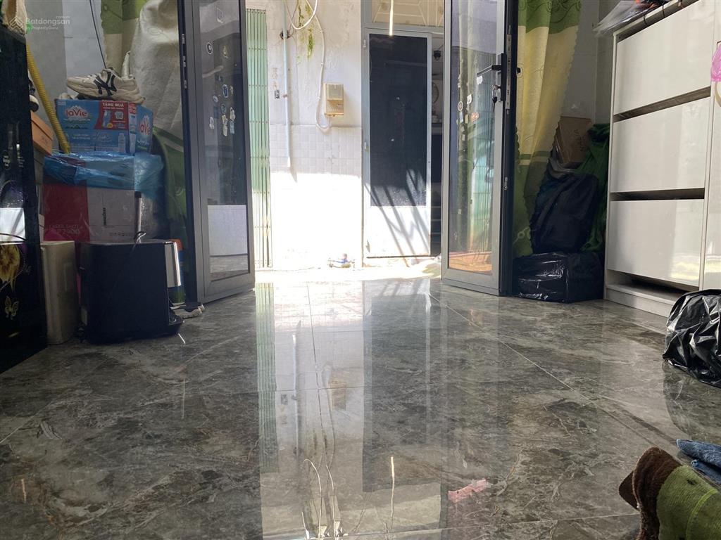 Bán nhà đối diện siêu thị giga mall thủ đức, ngay khu trung tâm