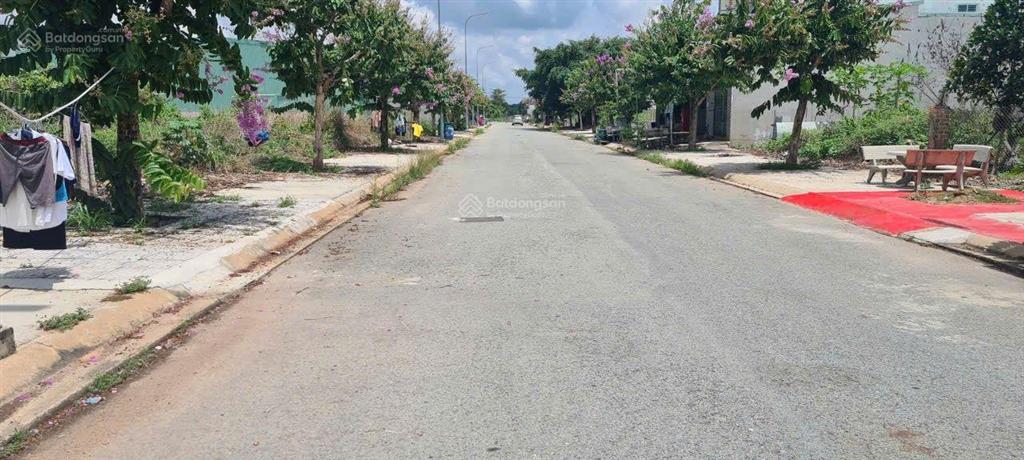 Mình cần bán lô đất vsip2 mở rộng, tân uyên, dt 247m², mặt tiền 7m, giá đầu tư cực tốt chỉ 3.2 tỷ