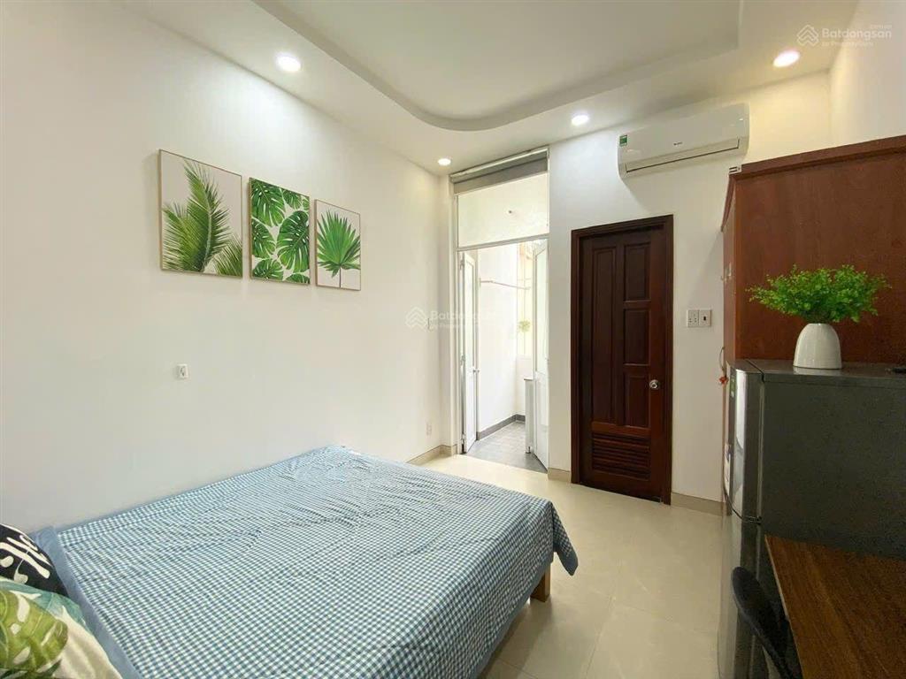 Phòng ban công cửa sổ thoáng sạch sẽ tiện nghi. nguyễn đỉnh chiểu quận . đầu đủ nt giá 6.8 tr