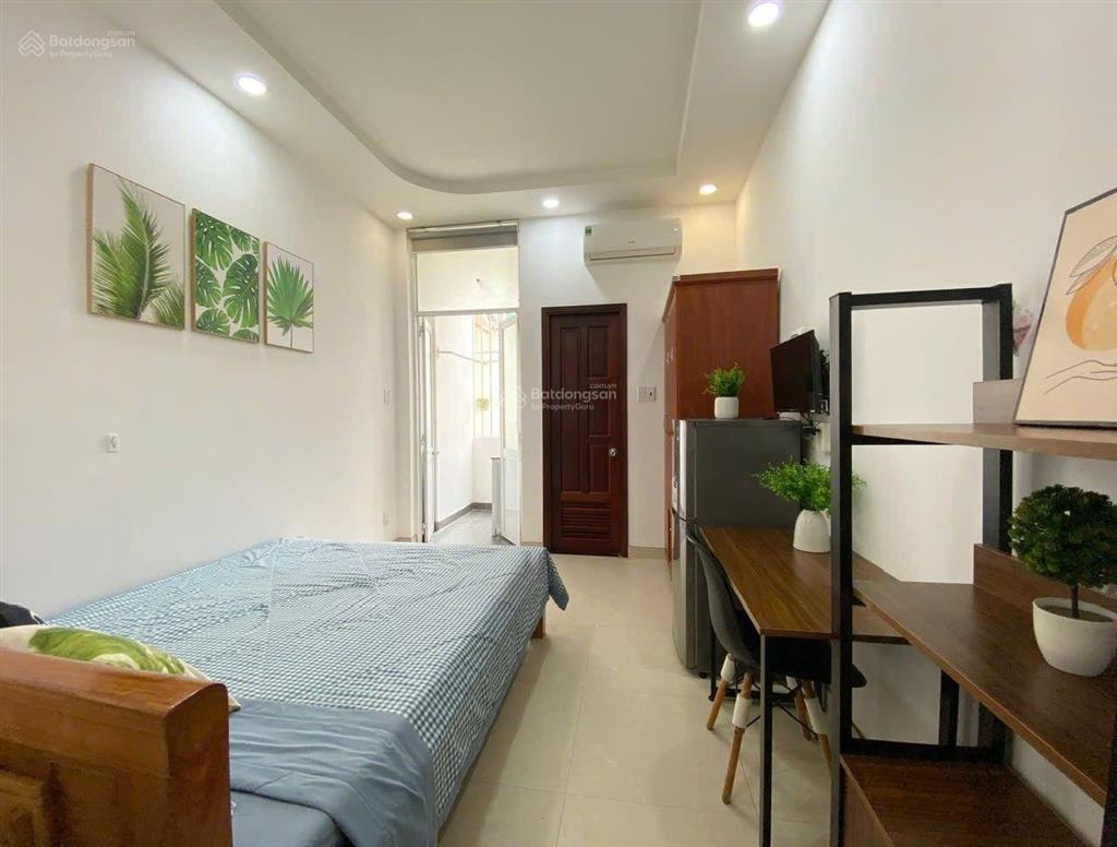 Phòng ban công cửa sổ thoáng sạch sẽ tiện nghi. nguyễn đỉnh chiểu quận . đầu đủ nt giá 6.8 tr