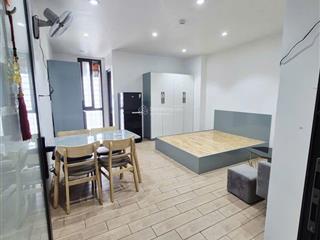 Phòng rộng rãi sạch sẽ 45m2 tách bếp. thang máy. lê văn sỹ gần trần quang diệu. giá 8.6tr