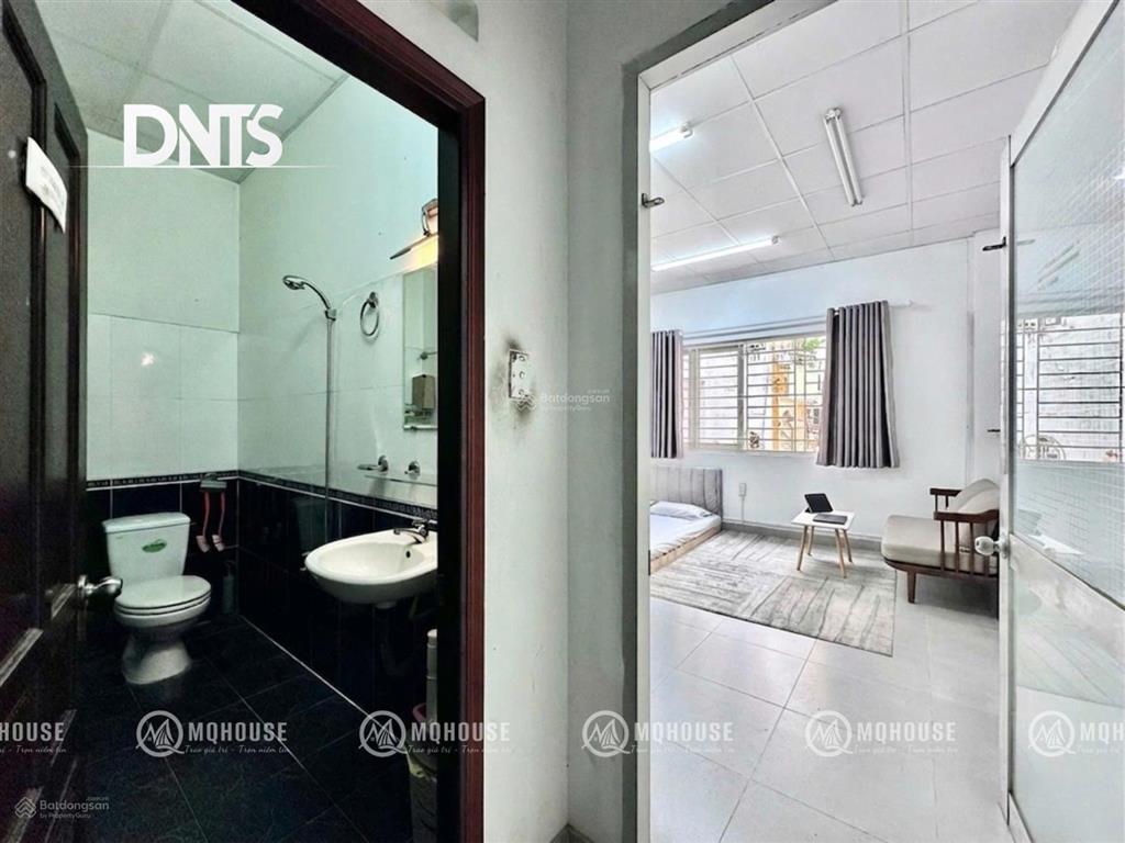 Phòng giá cạnh tranh q1. ngay nguyễn văn thủ hoàng sa. đầy đủ nt. cửa sổ lớn thoáng. giờ giấc tự do.