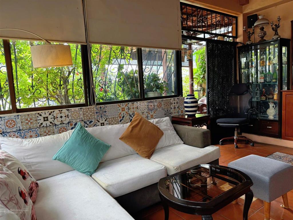 Cho thuê penhouse khu vip nhiều văn phòng. vị trí cực thuận tiện đi lại. đẹp như ảnh. thực tế 100%