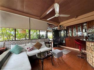 Cho thuê penhouse khu vip nhiều văn phòng. vị trí cực thuận tiện đi lại. đẹp như ảnh. thực tế 100%