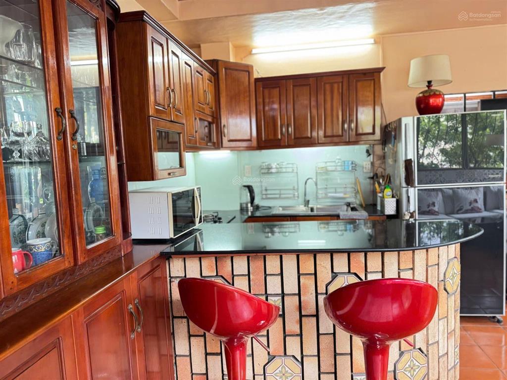 Cho thuê penhouse khu vip nhiều văn phòng. vị trí cực thuận tiện đi lại. đẹp như ảnh. thực tế 100%