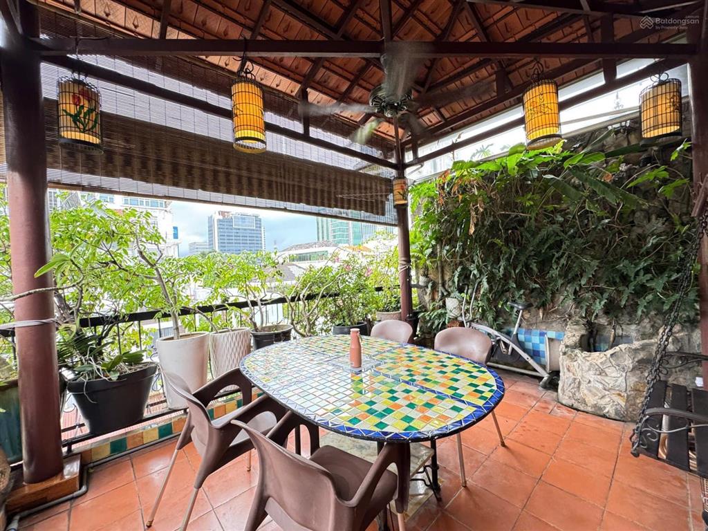 Cho thuê penhouse khu vip nhiều văn phòng. vị trí cực thuận tiện đi lại. đẹp như ảnh. thực tế 100%