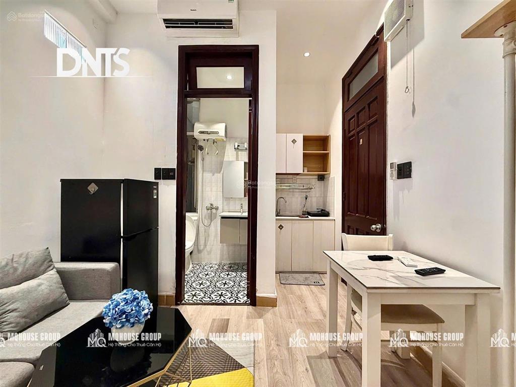 Phòng tiện nghi sạch sẽ. nội thất đầy đủ. ngay chợ tân định.thuận tiện đi lại. giá tốt trung tâm q1