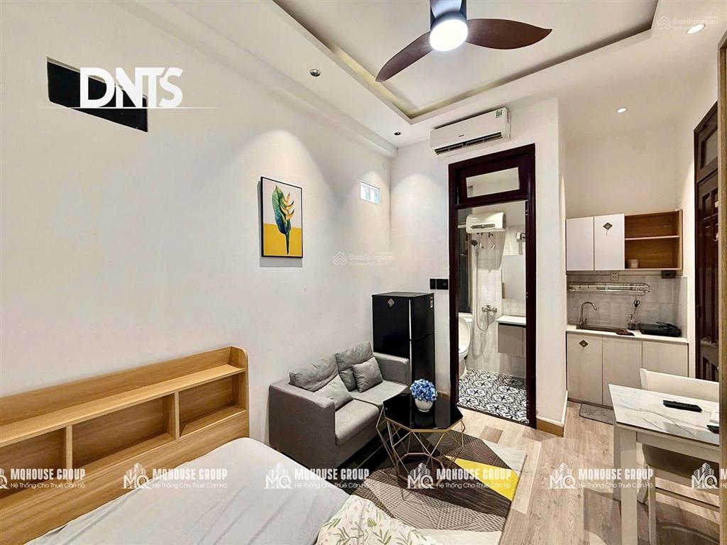 Phòng tiện nghi sạch sẽ. nội thất đầy đủ. ngay chợ tân định.thuận tiện đi lại. giá tốt trung tâm q1