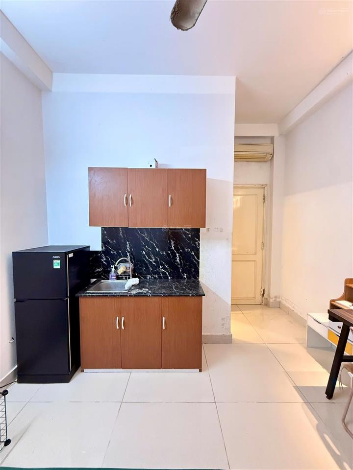 Phòng mới sạch đẹp cửa sổ thoáng. giá rẻ. tiện nghi nội thất đầy đủ. ảnh thật 100% q.1 gần hoàng sa