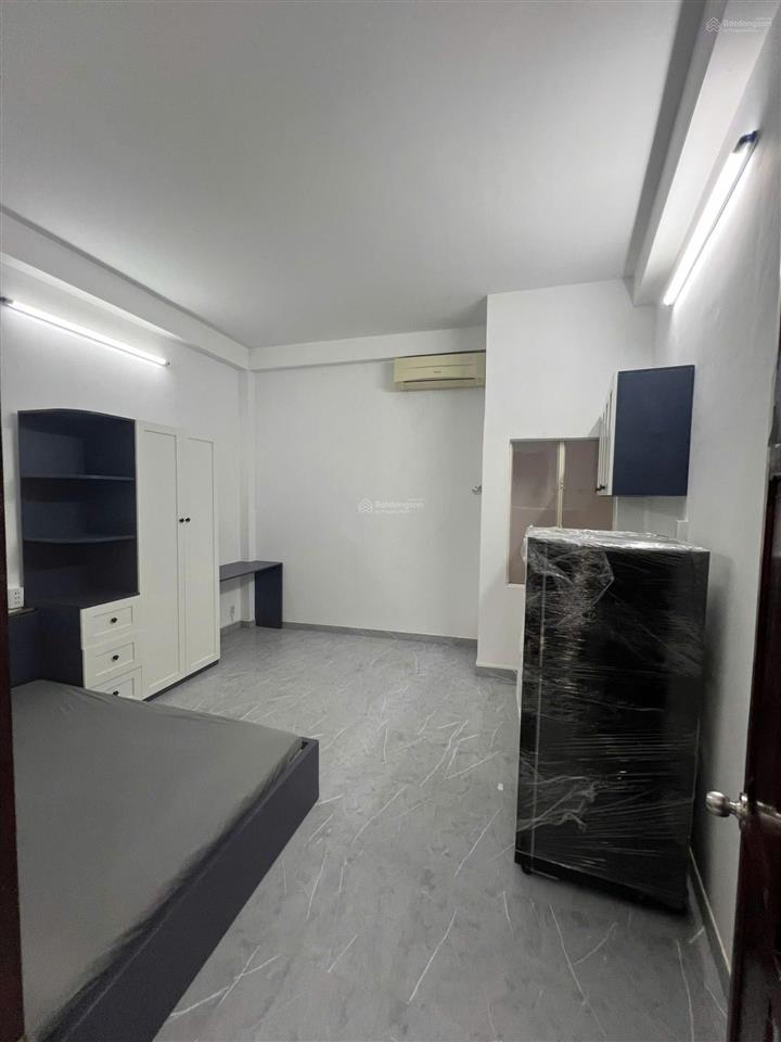 Phòng mới sạch sẽ tiện nghi đẹp. khu dân trí. mới setup. khu trung tâm q.1 gần sân hoa lư.