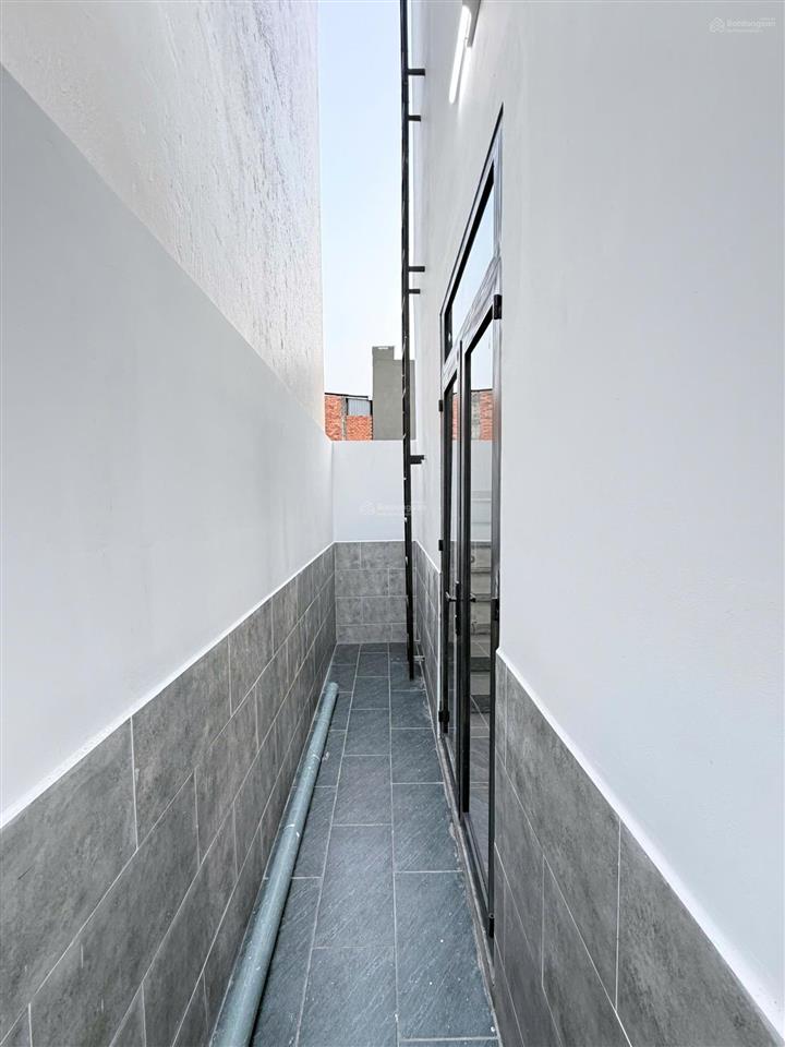 Bán nhà mỹ hạnh tây giáp hóc môn  1 trệt 1 lầu đúc, 84m2, 3pn, sổ riêng hoàn công, giá 2,95 tỷ tl