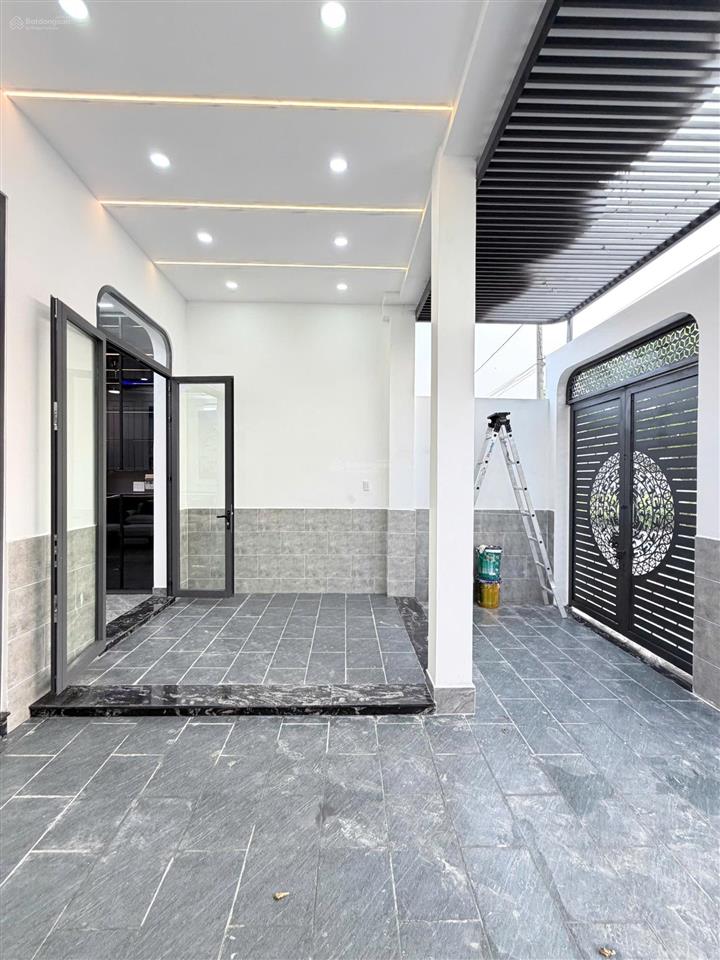 Bán nhà mỹ hạnh tây giáp hóc môn  1 trệt 1 lầu đúc, 84m2, 3pn, sổ riêng hoàn công, giá 2,95 tỷ tl