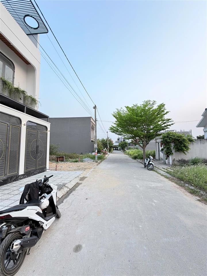 Bán nhà mỹ hạnh tây giáp hóc môn  1 trệt 1 lầu đúc, 84m2, 3pn, sổ riêng hoàn công, giá 2,95 tỷ tl