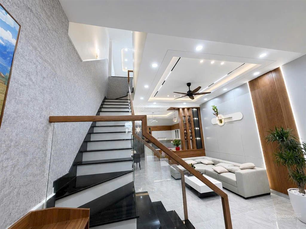 Chính chủ bán nhà mt đường thông mỹ hạnh bắc cách ngã 3 mỹ hạnh 300m shr hoàn công, giá chỉ 3,25 tỷ