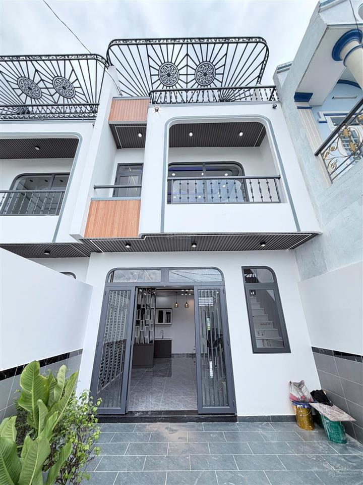 Nhà mới siêu phẩm gần chợ chiều & kcn tân đức, đức hòa đông, 90m2, 3pn, shr hoàn công, chỉ 2,1 tỷ