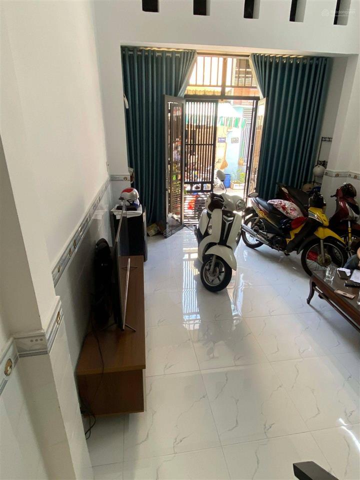 Nhà 3 tầng 6 tỷ lớn xíu, 2 mặt tiền kinh doanh gần aeon tân phú thông các quận 64m2
