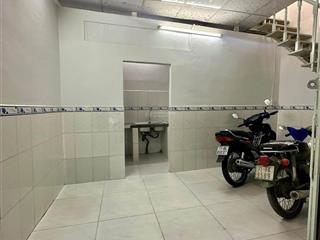Nhà đẹp tân phú chỉ 2tỷ lớn sát mặt tiền xe hơi đỗ cửa 2tầng 25m2