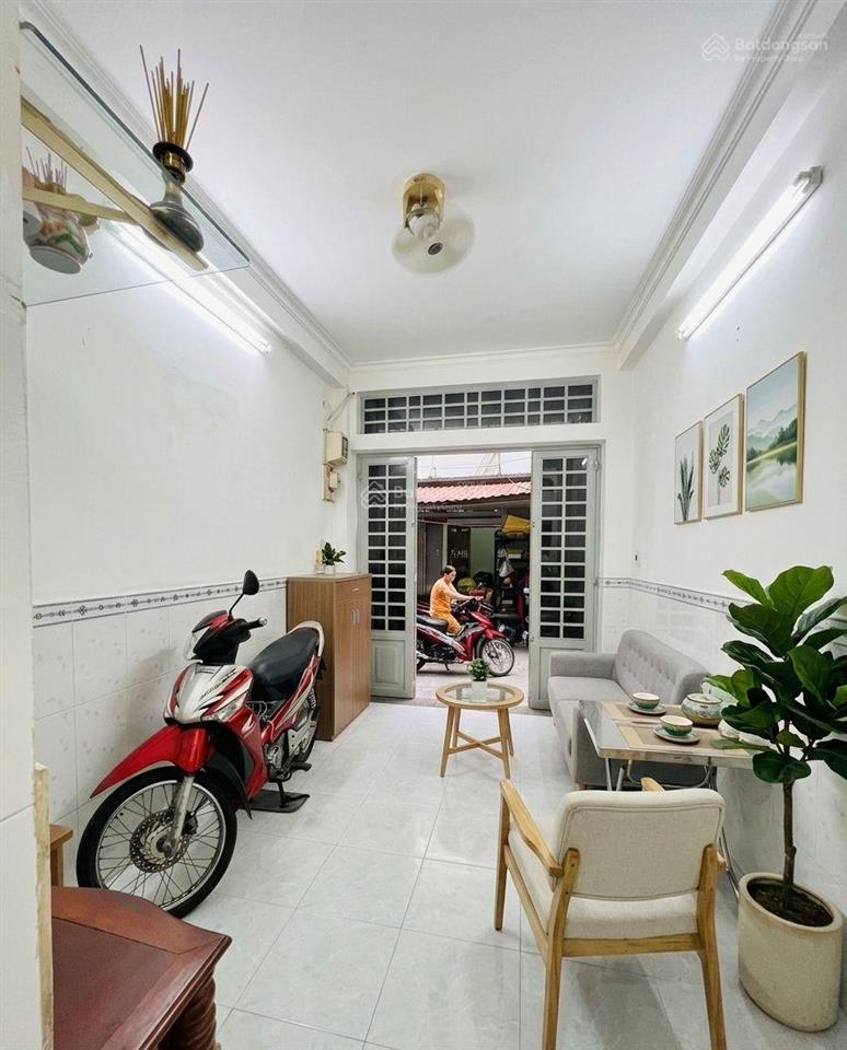 Nhà đẹp hòa bình chỉ 3tỷ sát đầm sen vào ở ngay 2tầng 21m2