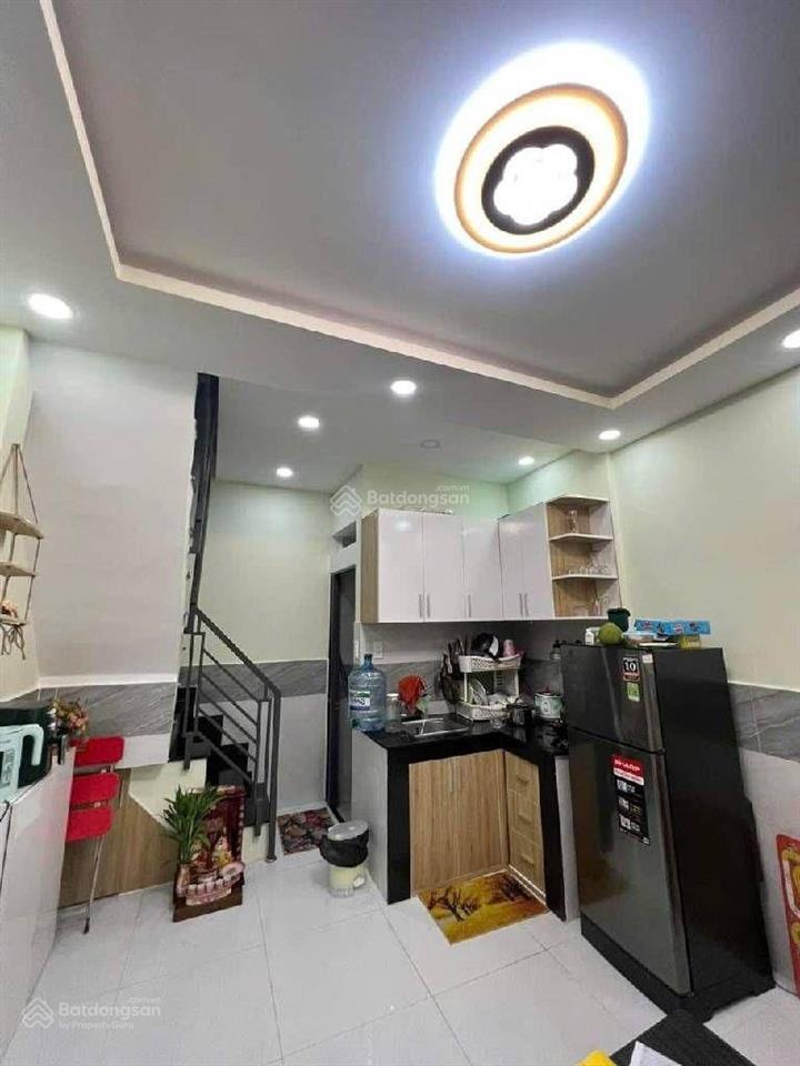 Ôtô đỗ sát nhà 2xtỷ 2tầng gọn xinh ngay chợ tân hương hẻm thông 24m2