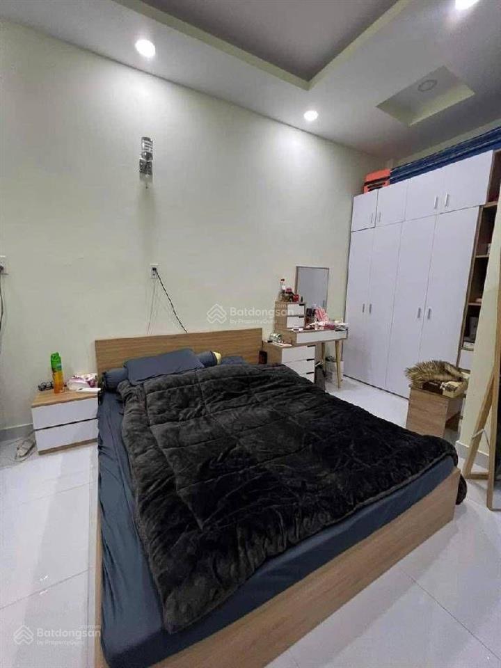 Ôtô đỗ sát nhà 2xtỷ 2tầng gọn xinh ngay chợ tân hương hẻm thông 24m2