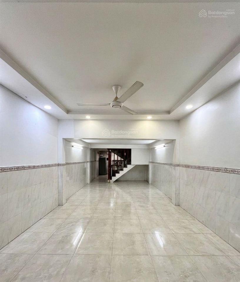 Ngộp bank bán gấp nhà 3tầng chỉ 3tỷ hơn chiến lược sát khu tên lửa 56m2 tiện ích xung quanh phủ phê