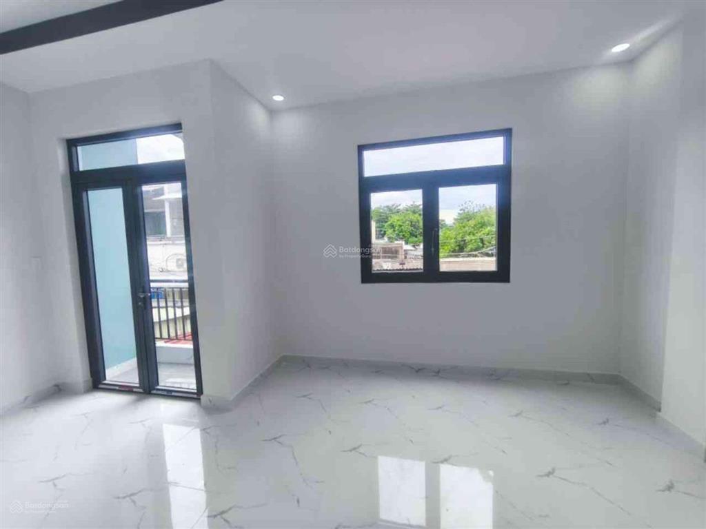 Mặt tiền đường mới ngang 6m chỉ 5tỷ nhỉnh 2tầng 60m2 đường 2xe tải tránh kd đỉnh giáp tân phú
