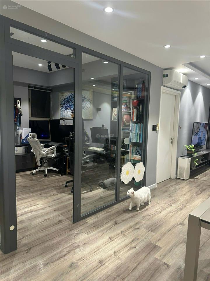 Bán căn hộ 2pn 2wc 76m2 giá 6,4 tỷ view sông có ô xe.  0931 003 *** giang