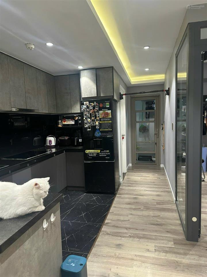 Bán căn hộ 2pn 2wc 76m2 giá 6,4 tỷ view sông có ô xe.  0931 003 *** giang