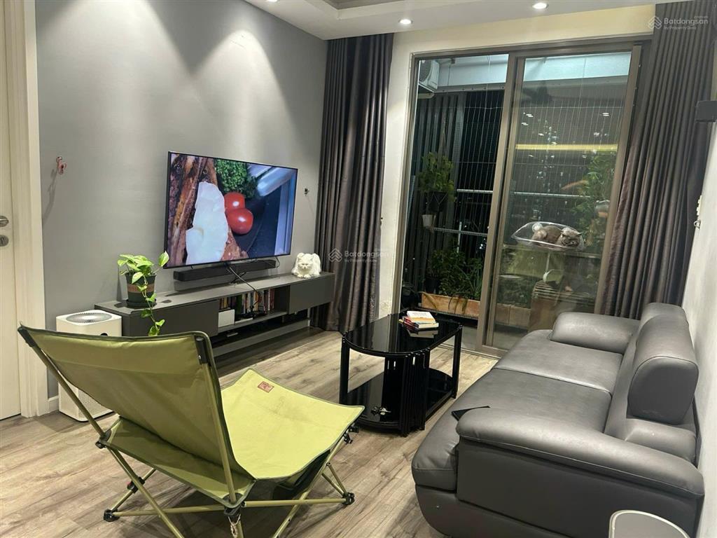 Bán căn hộ 2pn 2wc 76m2 giá 6,4 tỷ view sông có ô xe.  0931 003 *** giang