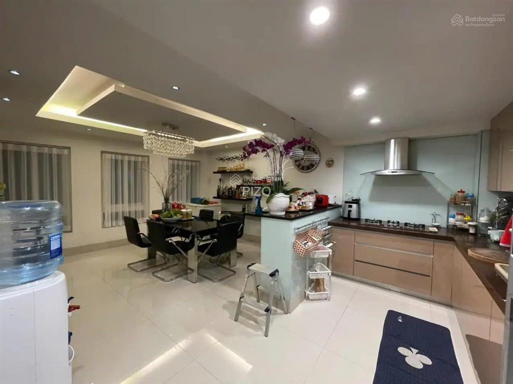 Chỉ 19 tỷ ngang khủng 10m dtcn ~100m2 ngay nam kỳ khởi nghĩa phường xuân hòa (quận 3 cũ)