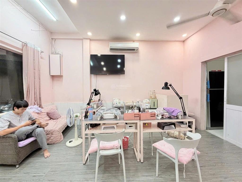 Chỉ 8,3 tỷ! ngang (5m x 11m) cn~ 55m2 vuông vức ngay trục nguyễn văn trỗi