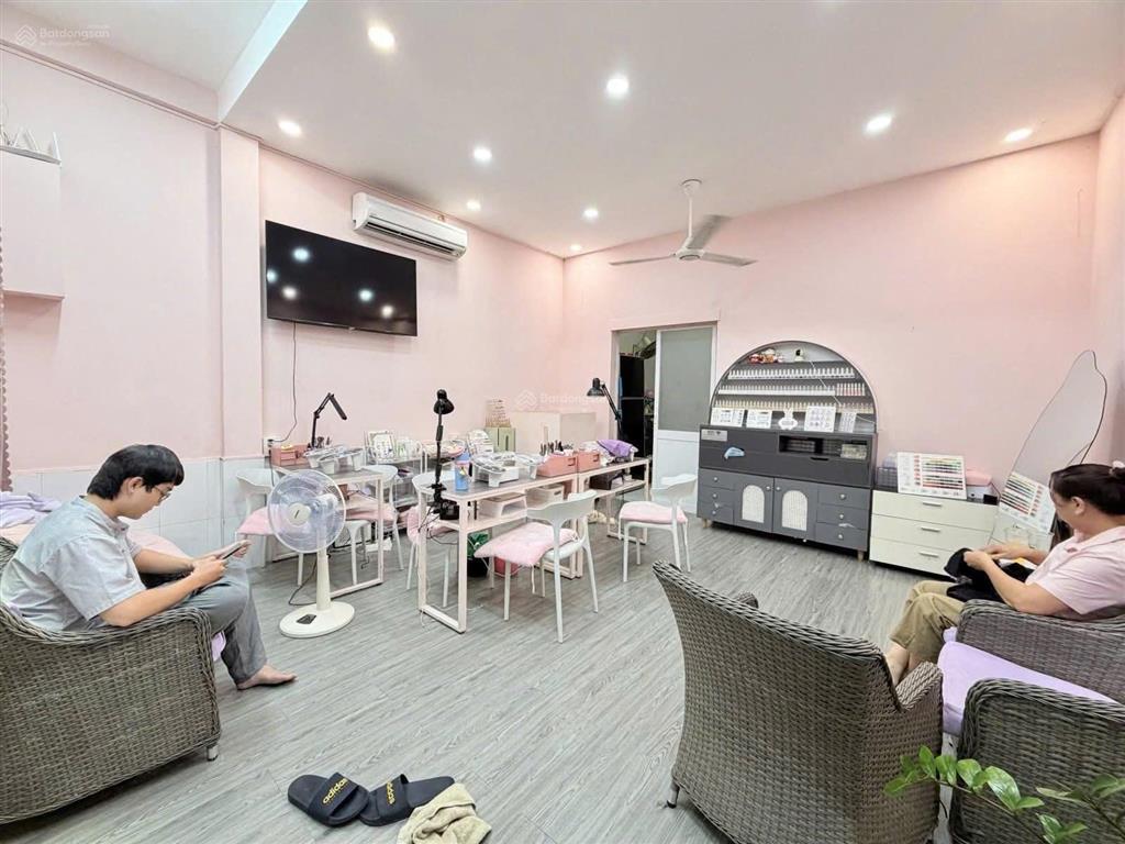 Chỉ 8,3 tỷ! ngang (5m x 11m) cn~ 55m2 vuông vức ngay trục nguyễn văn trỗi