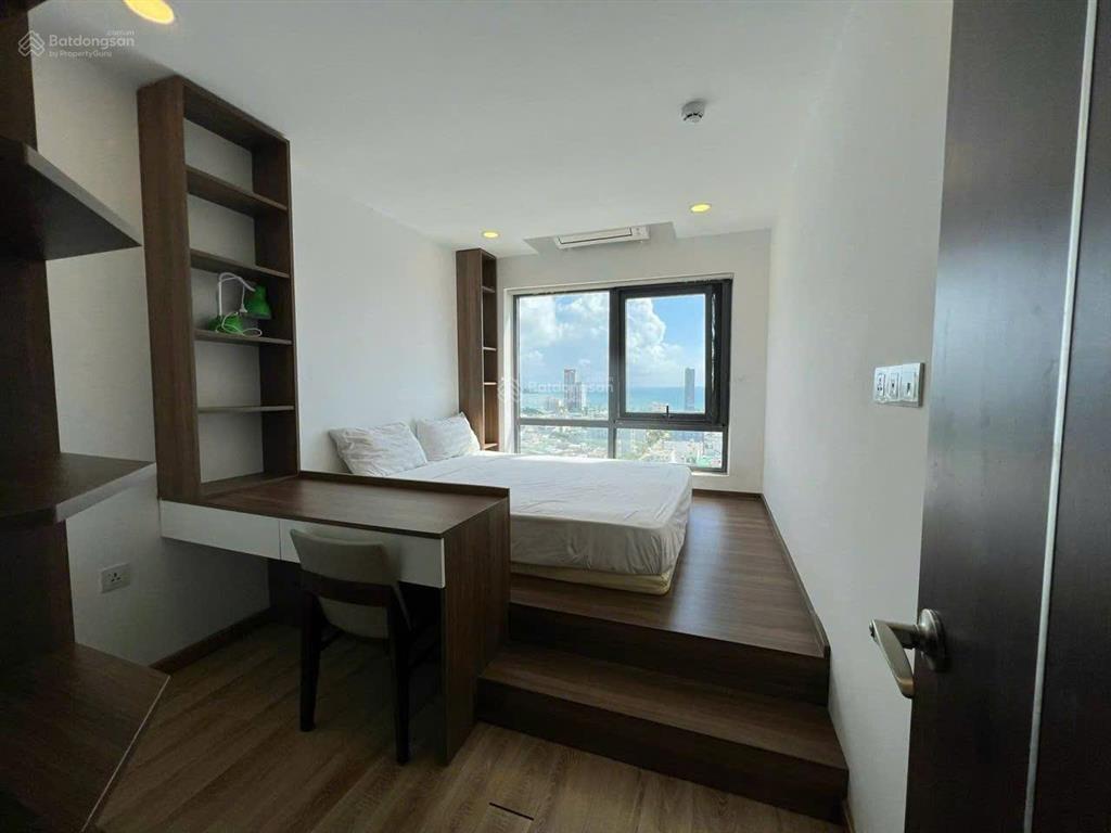 Chủ cần tiền bán căn hộ biển hướng đông nam  70m2 giá tốt