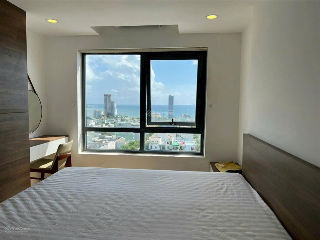 Chủ cần tiền bán căn hộ biển hướng đông nam  70m2 giá tốt