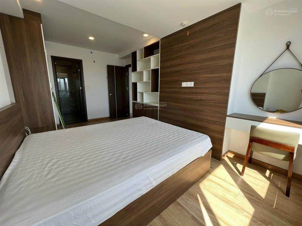 Chủ cần tiền bán căn hộ biển hướng đông nam  70m2 giá tốt