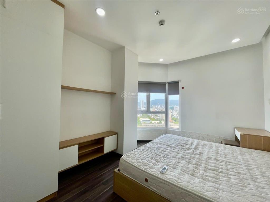 Gấp chủ cần tiền bán căn hộ 2pn monarchy view sông view cầu rồng siêu đẹp
