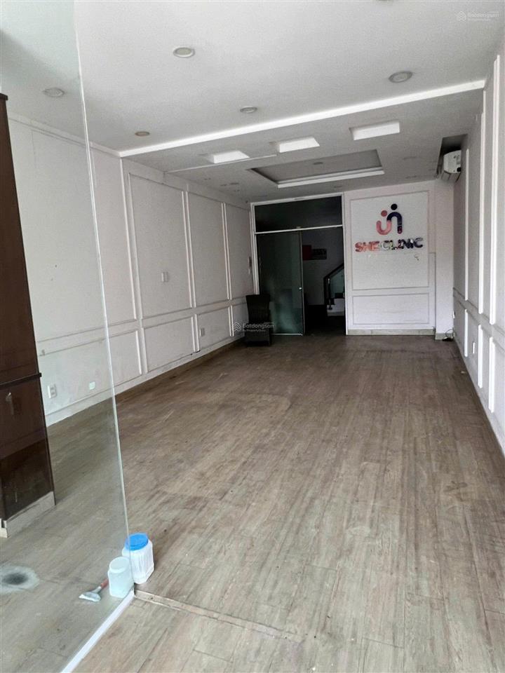 Cho thuê tòa nhà thang máy góc 2mt 34 thành thái quận 10  giá 50 triệu