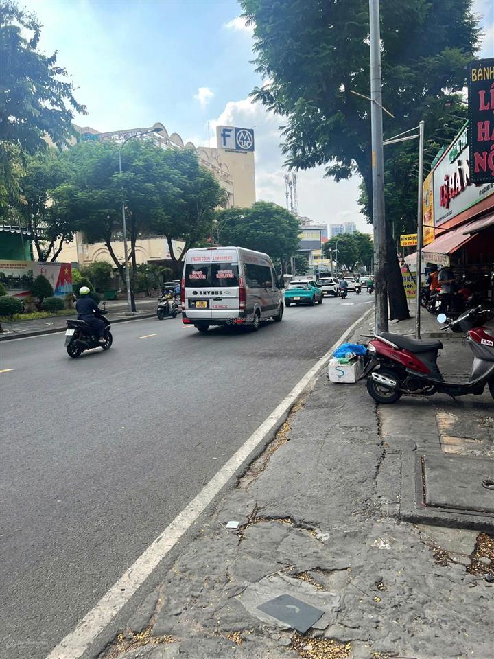 Cho thuê tòa nhà thang máy góc 2mt 34 thành thái quận 10  giá 50 triệu