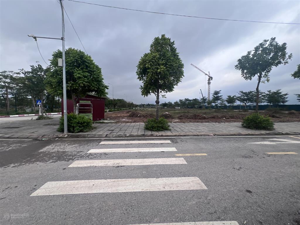 Bán lô 182m2 đất chính chủ 2 mặt tiền. mặt tiền chính 13.5m. kđt hùng vương  phúc yên