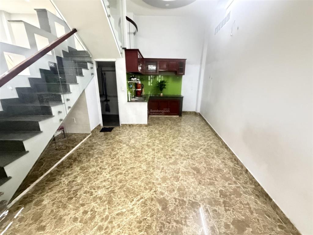 Bán nhà linh đông thủ đức 3 tầng giá 6,5 tỷ, 95m2, 3pn, 3wc